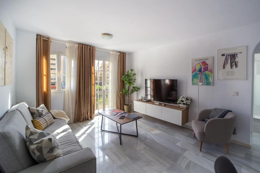 Central And Beautiful Apartment - Free Parking Màlaga Exteriér fotografie