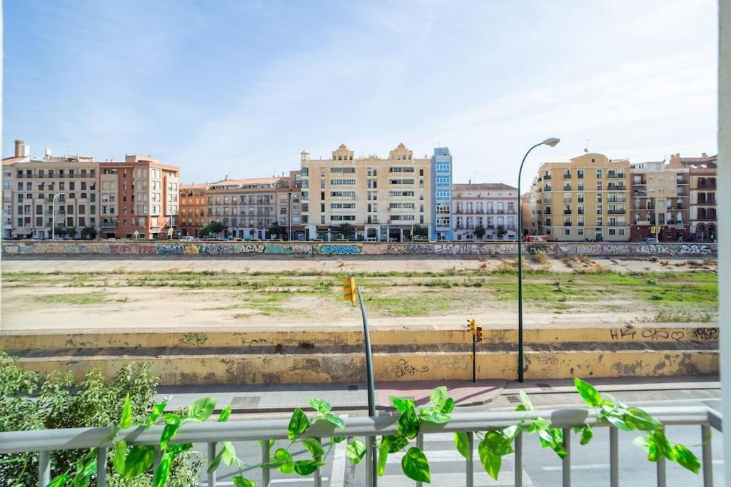 Central And Beautiful Apartment - Free Parking Màlaga Exteriér fotografie